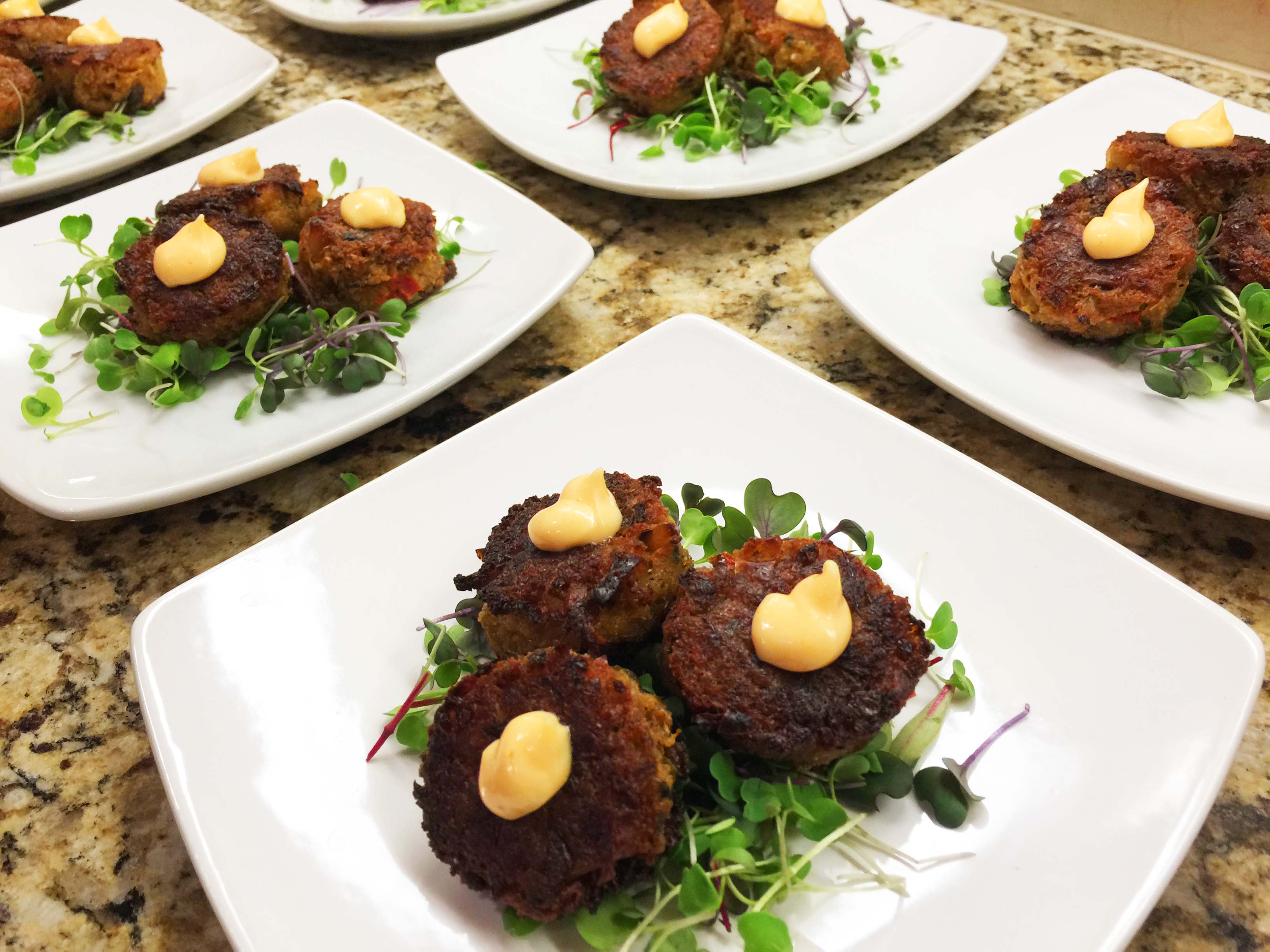 Jumbo Lump Crab Cakes with Sriracha Aioli